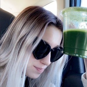 Meet your Posher, Sapphire